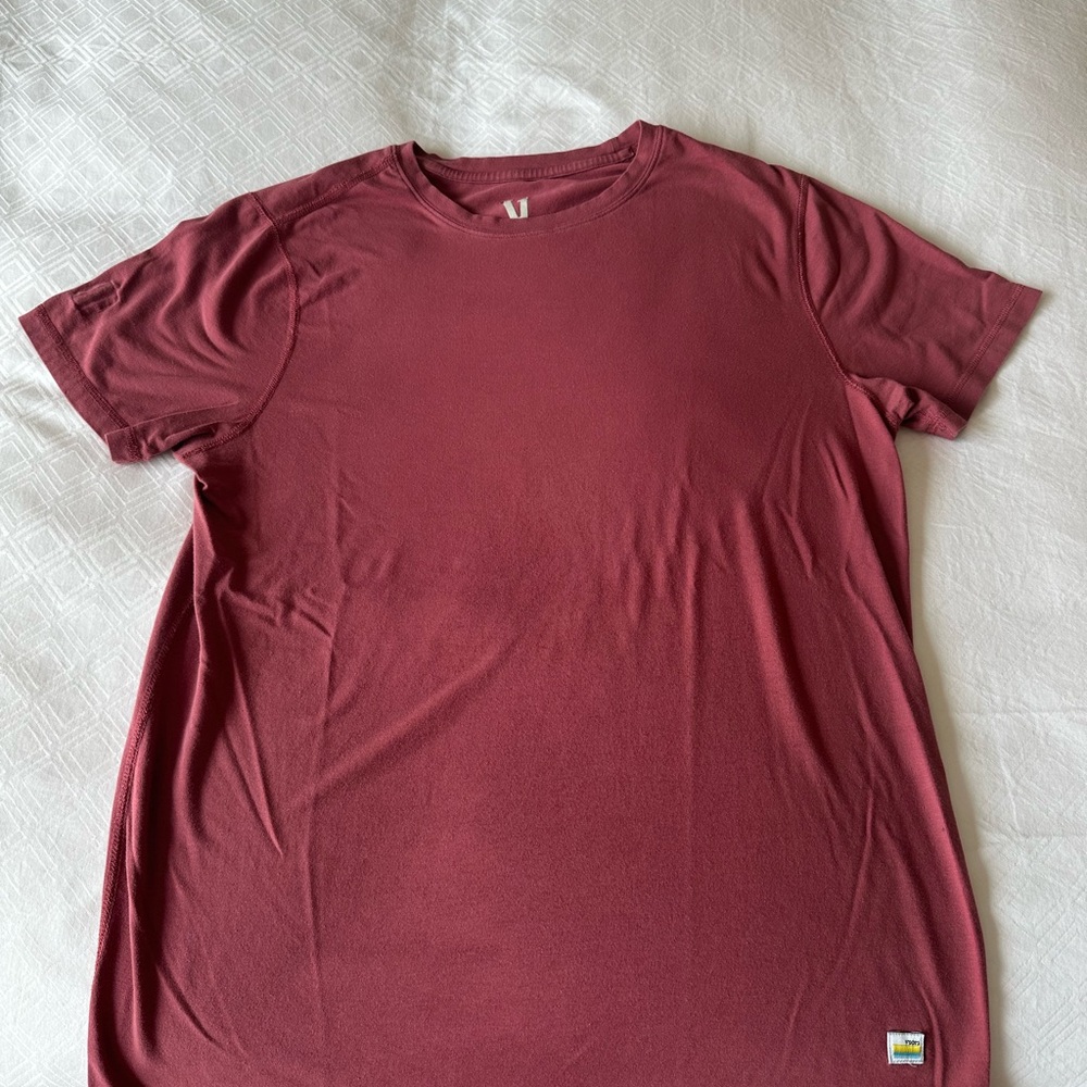Vuori Men's Red Short Sleeve Tee